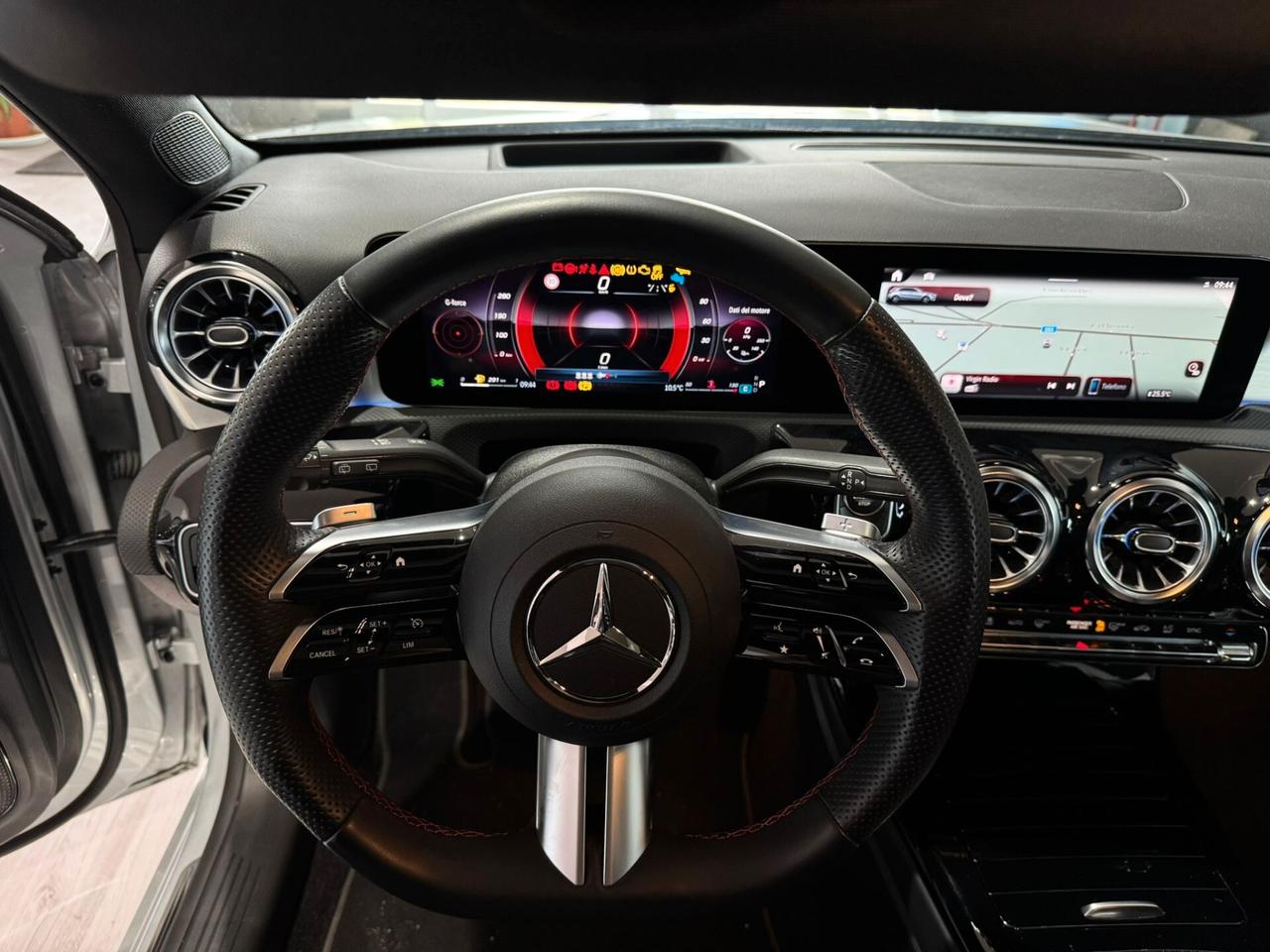 Mercedes-benz A 180d Automatic Premium AMG Night Edition Plus