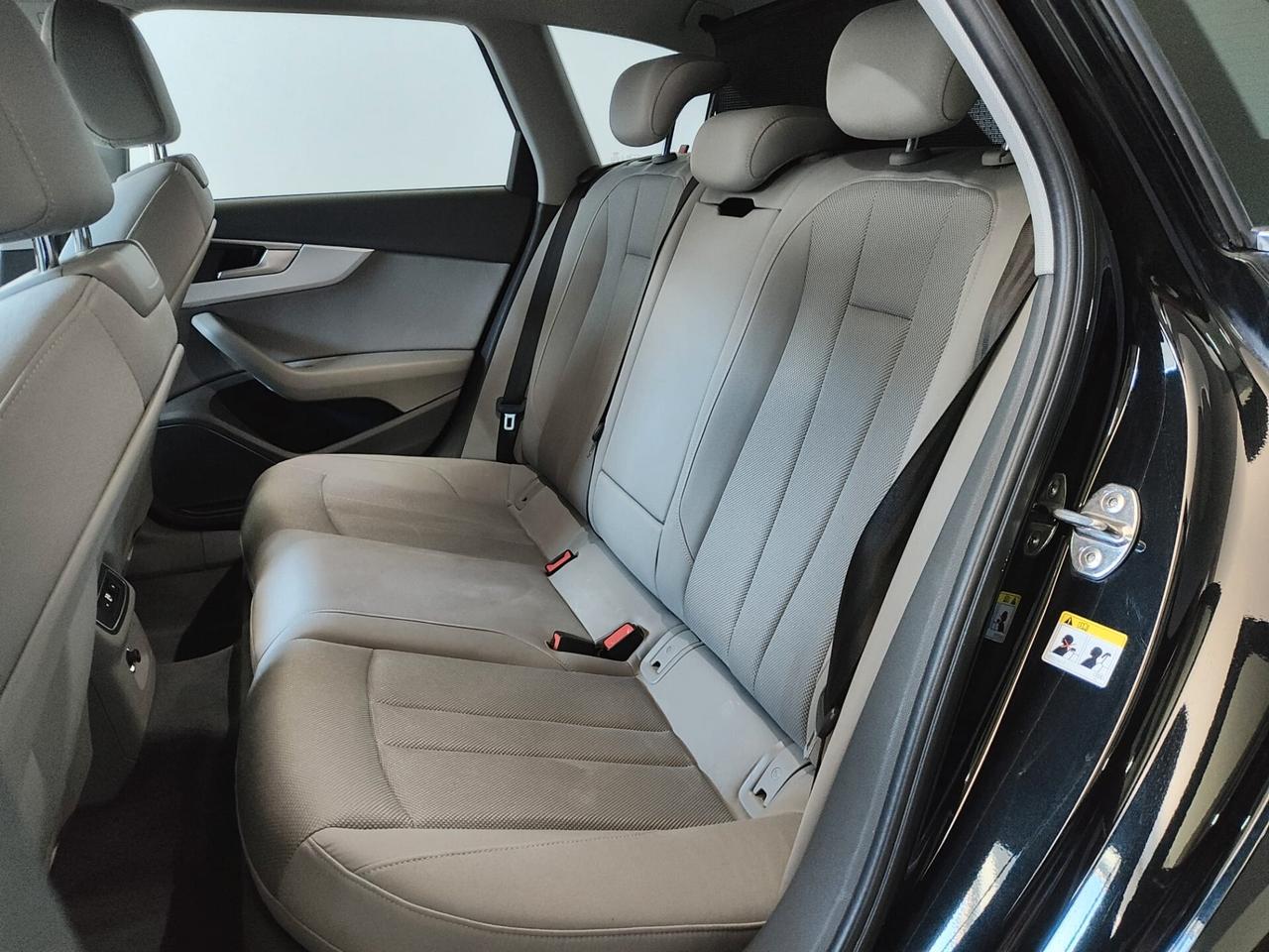 Audi A4 Avant 2.0 TDI 122 CV Sport automatica