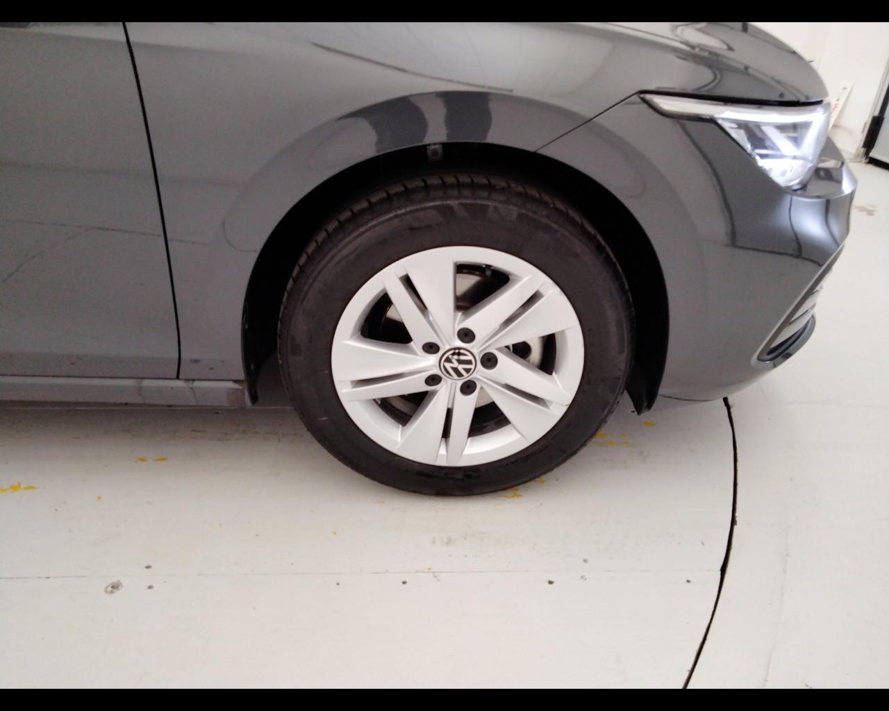 VOLKSWAGEN Golf VIII 2020 - Golf 1.0 etsi evo Life 110cv dsg