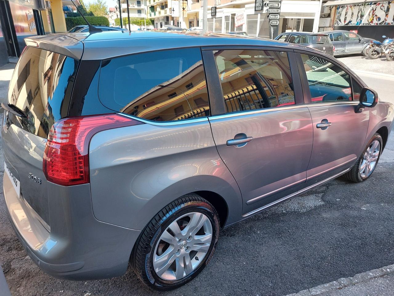 Peugeot 5008 1.6 HDi 115CV Allure 85Kw