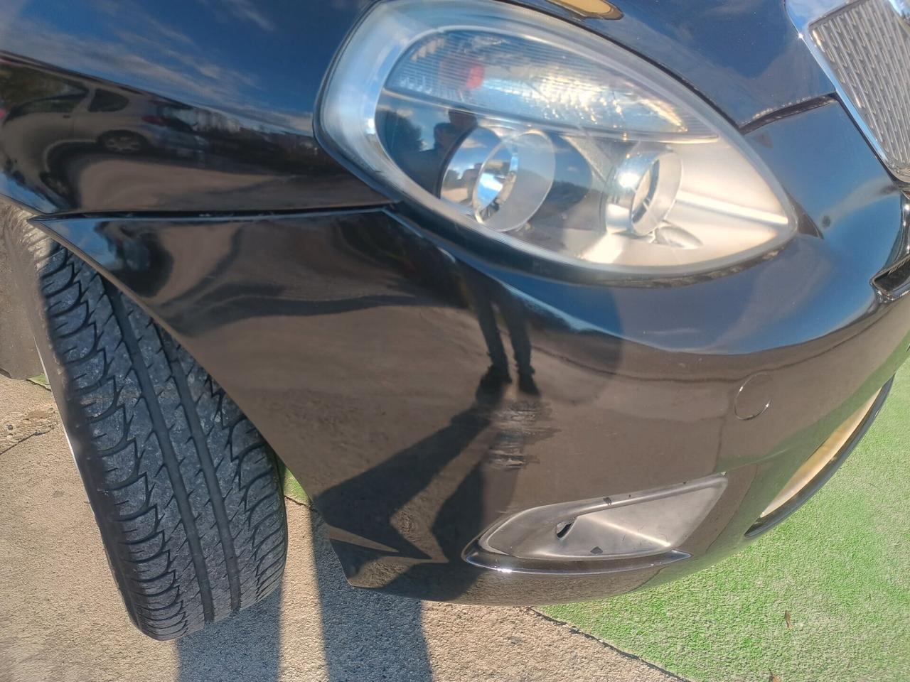 LANCIA YPSILON NEOPATENTATI