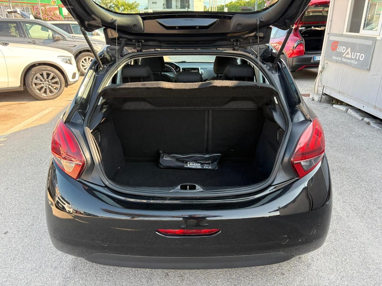 Peugeot 208 BlueHDi 75 5 porte Allure