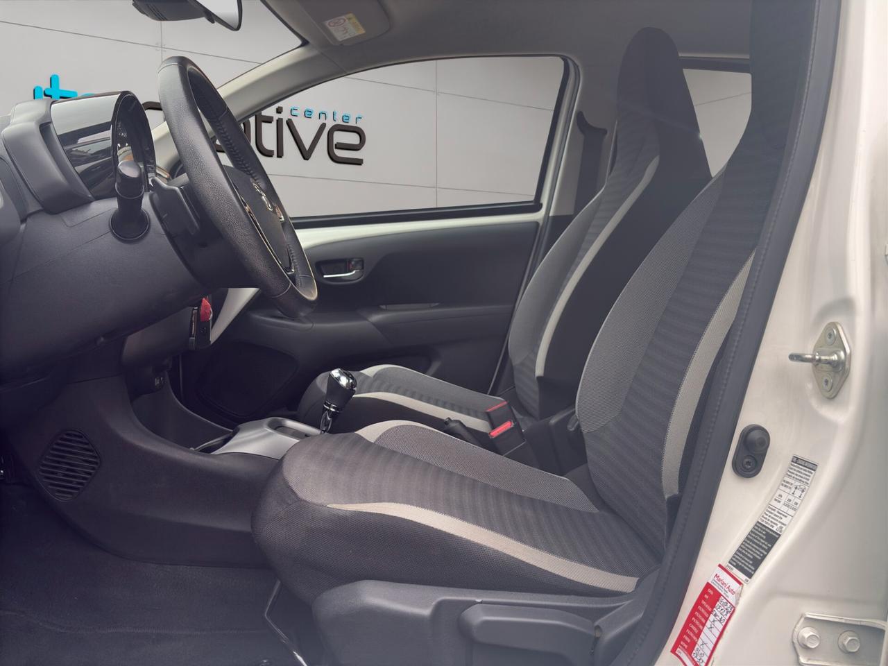 Toyota Aygo Connect 1.0 VVT-i 72 CV 5 porte x-play MMT