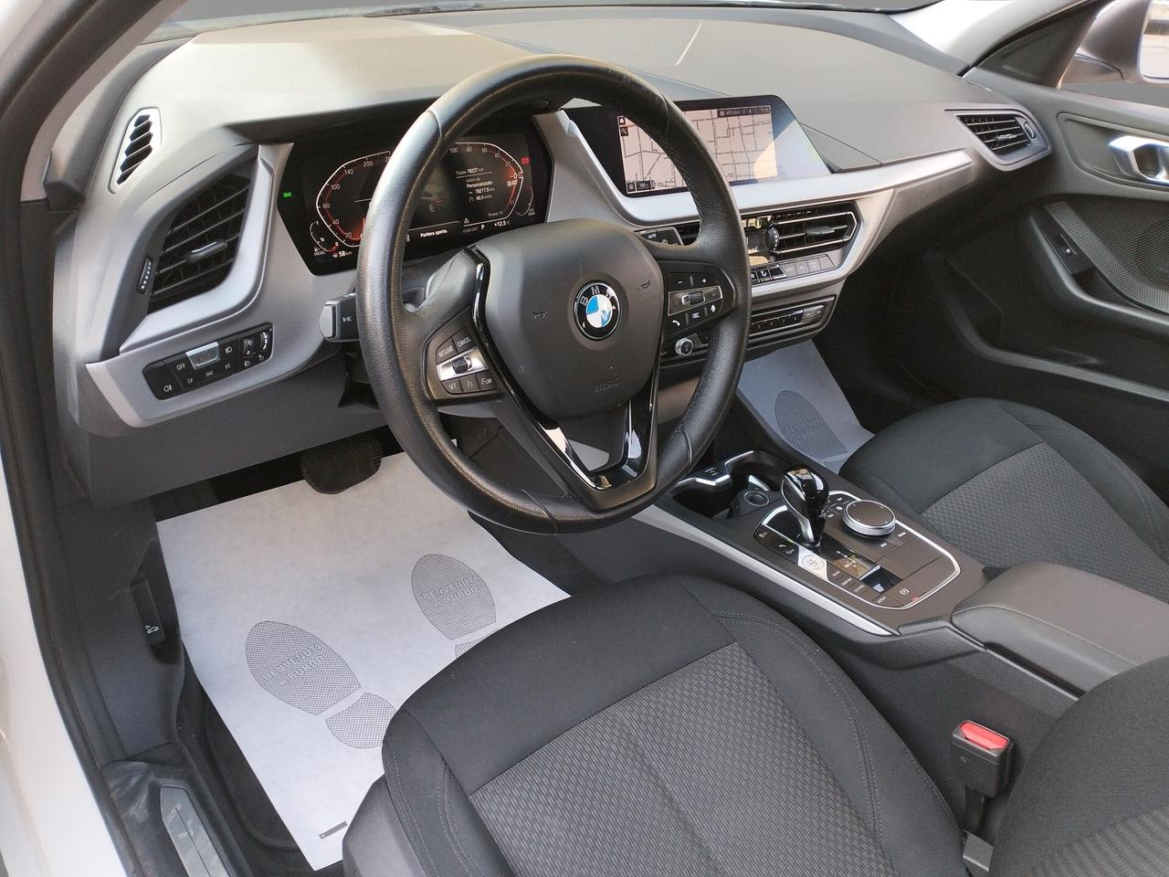 BMW 116 d Serie 1 F40 Sport auto NEOPATENTATI *IVA ESPOSTA*
