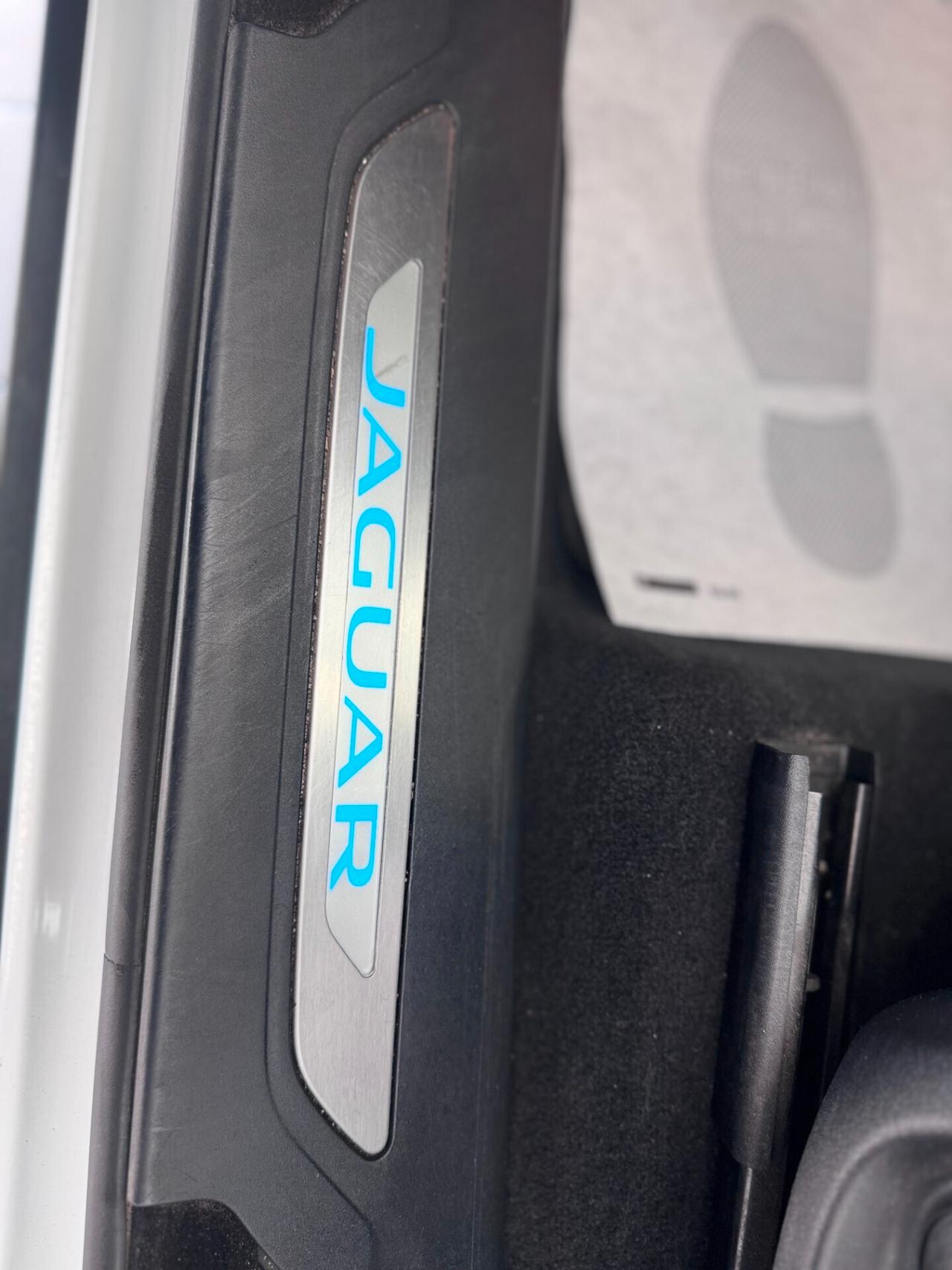 Jaguar F-Pace 2.0 D 180 CV AWD aut. R-Sport