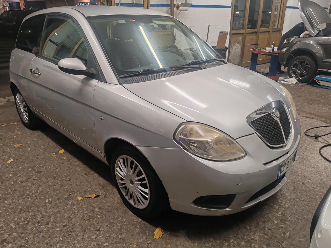 Lancia Ypsilon 3 Porte Ypsilon 1.2 8v Argento