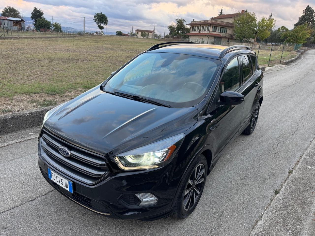Ford Kuga 1.5 TDCI 120 CV S&S 2WD ST-Line
