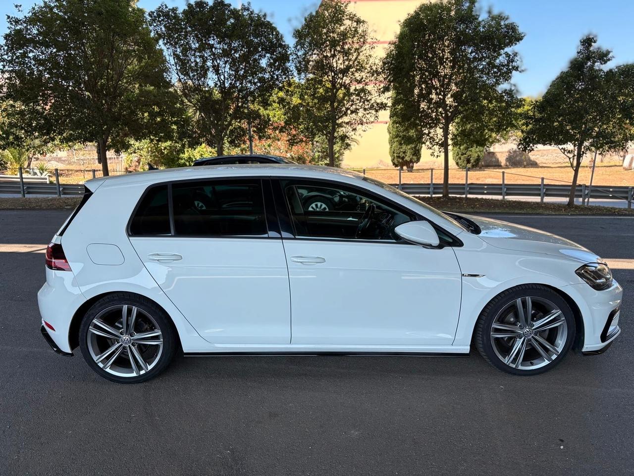 Volkswagen Golf 1.6 TDI 115 CV 5p R line