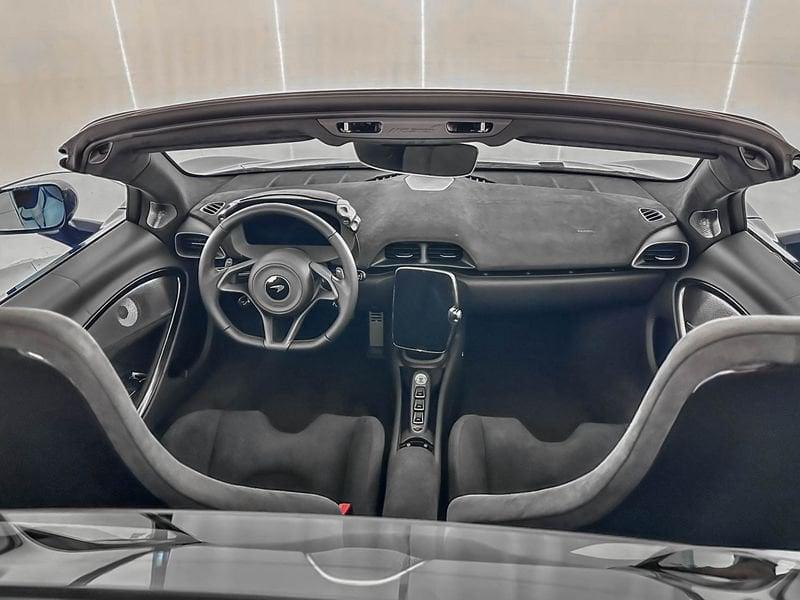 McLaren Artura Spider - McLaren Milano