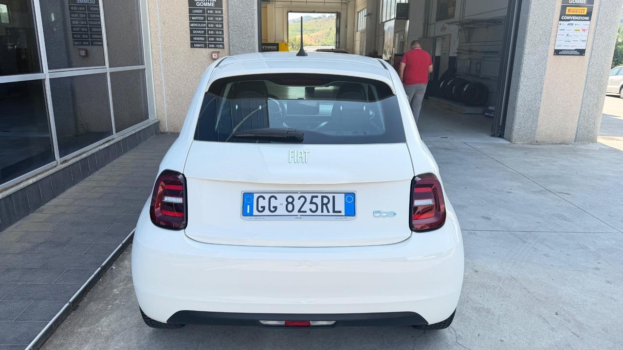 Fiat 500 500e Berlina 42 kWh Icon 118cv