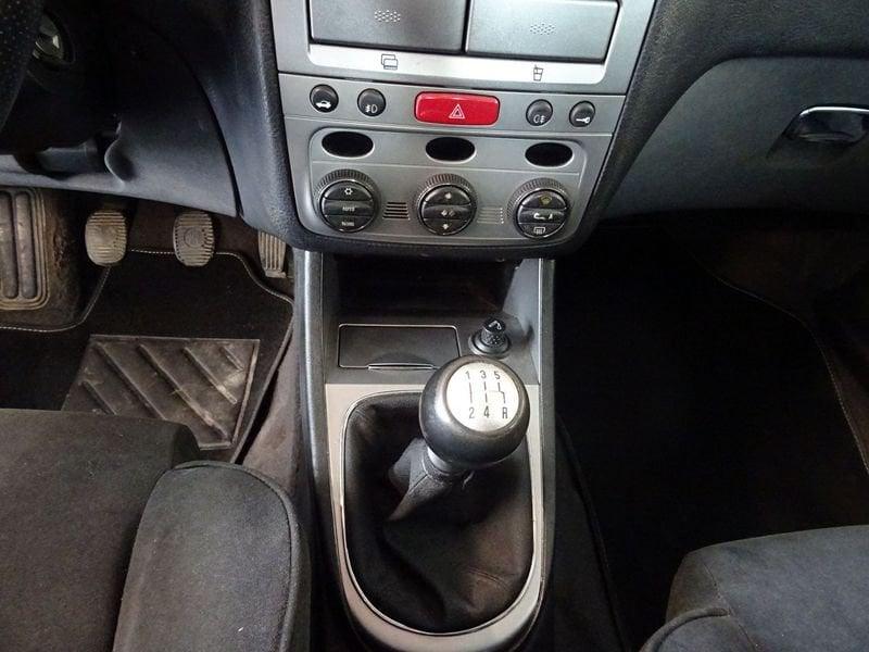 Alfa Romeo 147 147 1.9 JTD M-JET 16V 5 porte Dist.