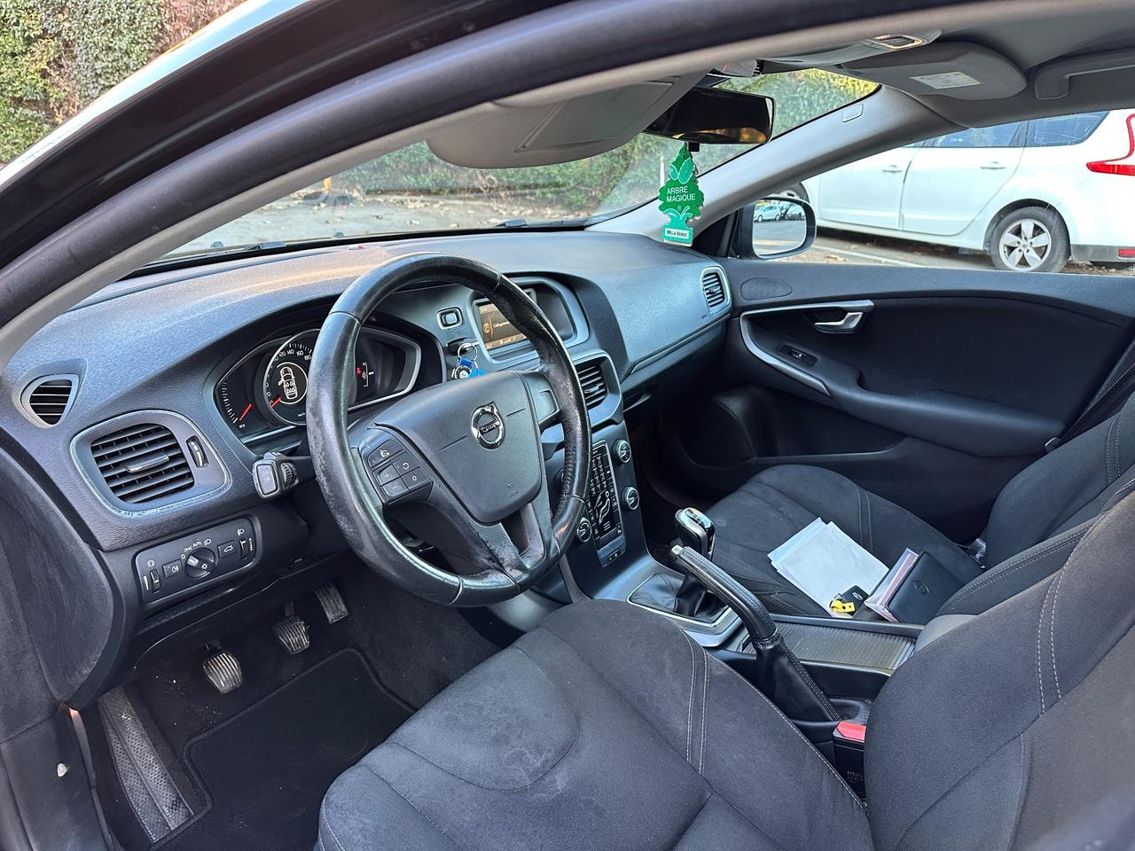 Volvo V40 D2 R-DESIGN MOMENTUM X NEOPATENTATI