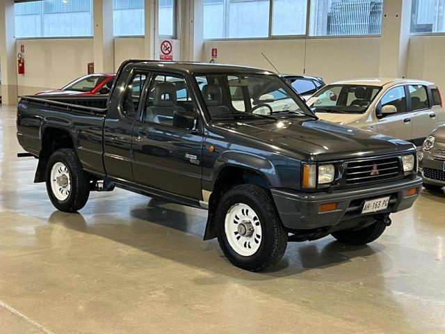 MITSUBISHI L200 2.5 TD 4WD Club Cab Pick-up