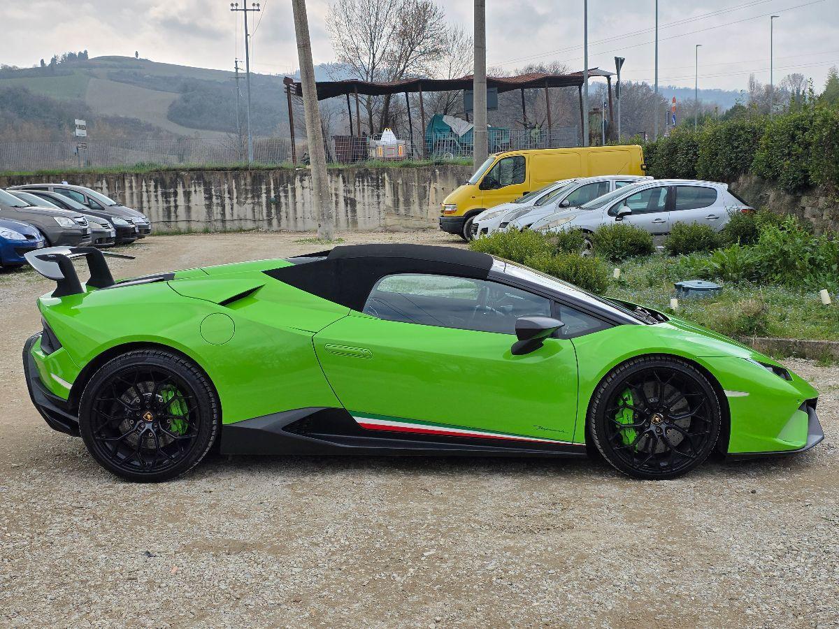 LAMBORGHINI HURACAN SPYDER PERFORMANTE NOLEGGIO