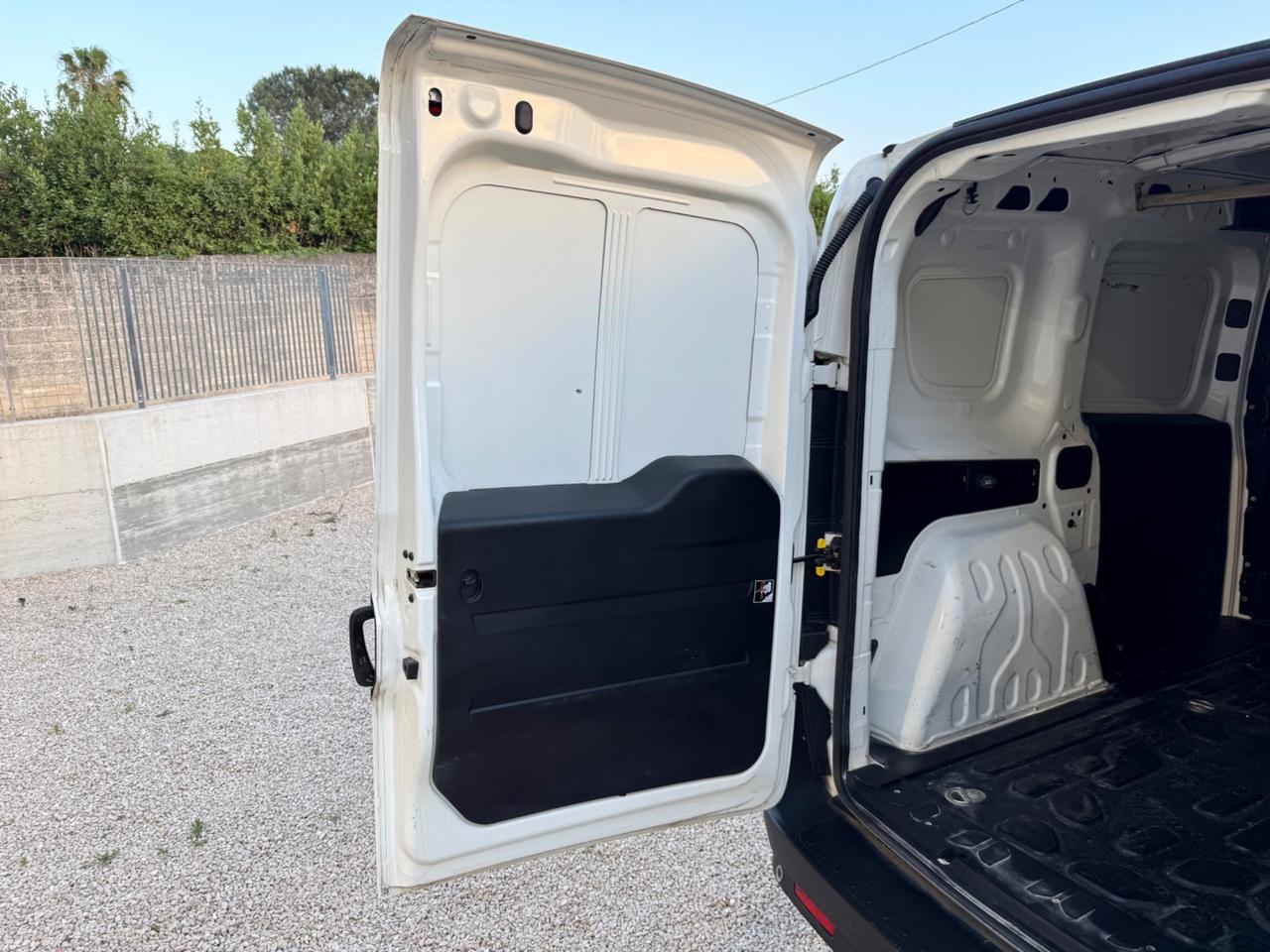 Fiat Doblo 1.3 MJT Cargo Lamierato SX 3 Posti Autocarro