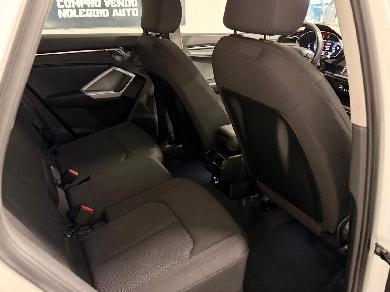 Audi Q3 2.0 TDI 120 CV S tronic line Edition