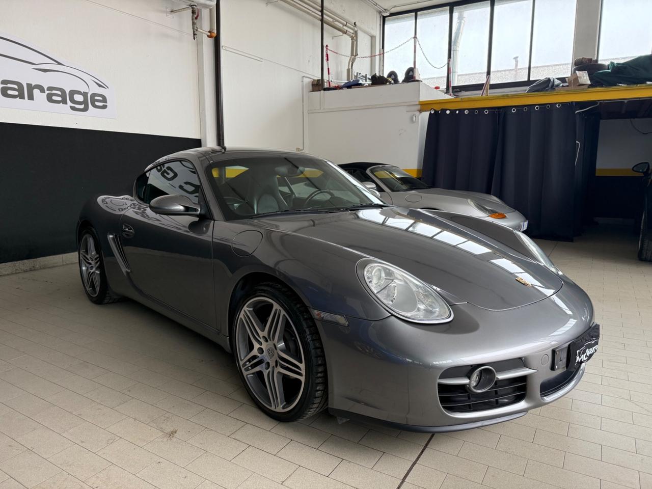 Porsche Cayman 2.7