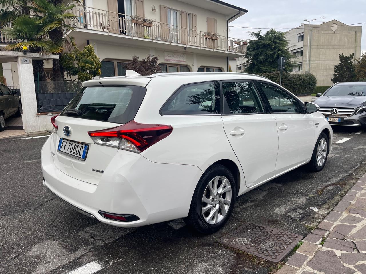 Toyota Auris touring 1.8 h business