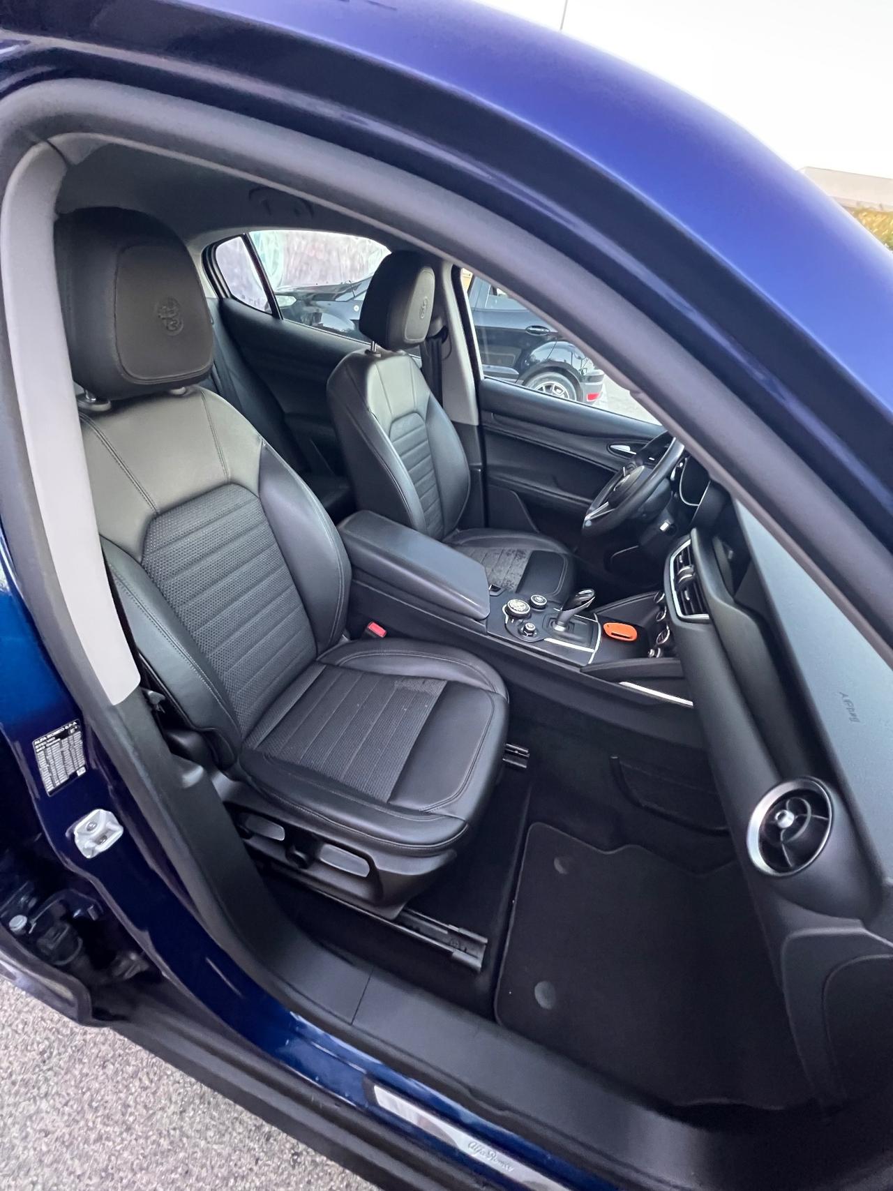 Alfa Romeo Stelvio 2.2 Turbodiesel 180 CV AT8 RWD Super
