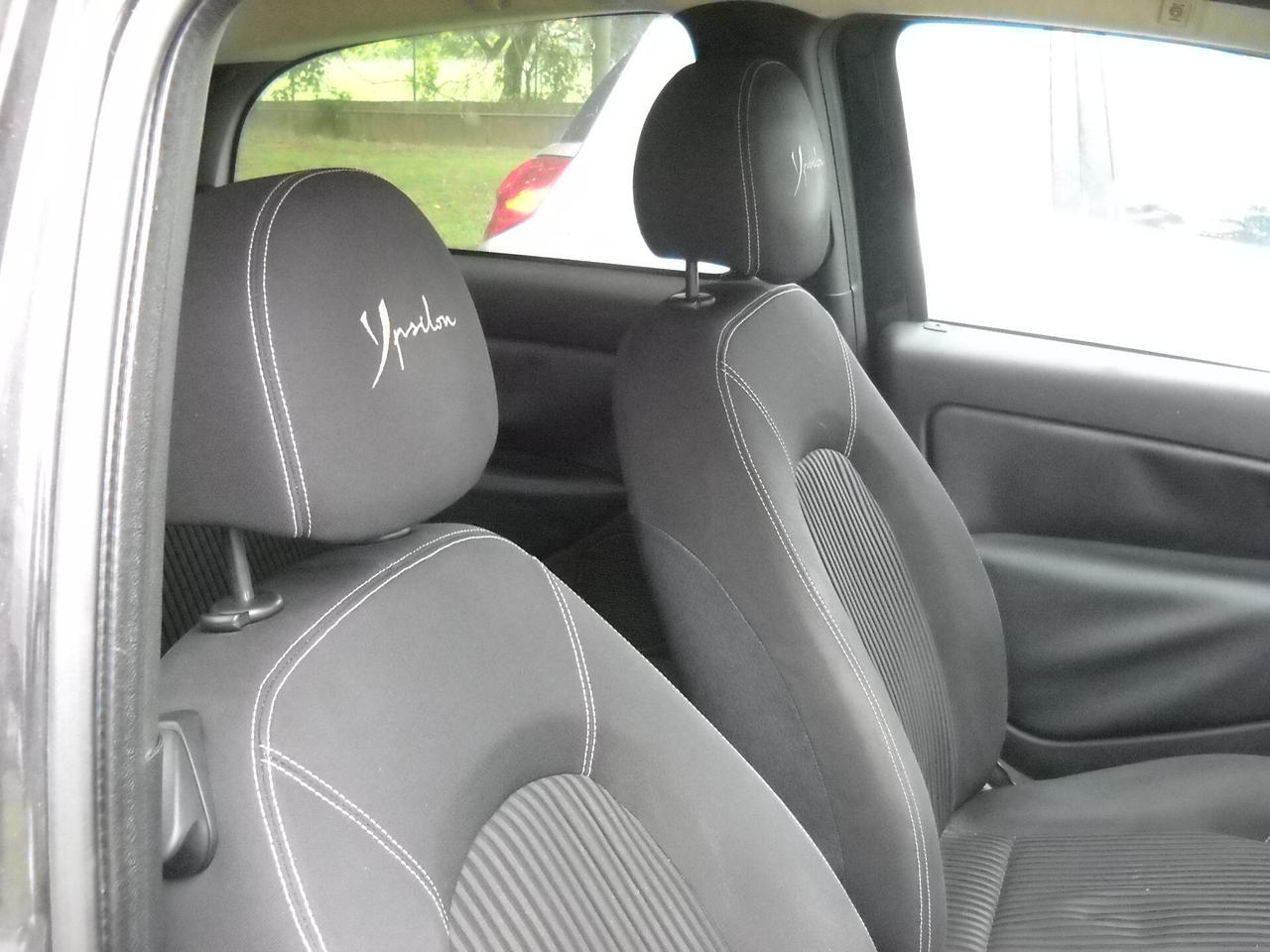 Lancia Ypsilon 1.3 MJT 105 CV Sport MomoDesign