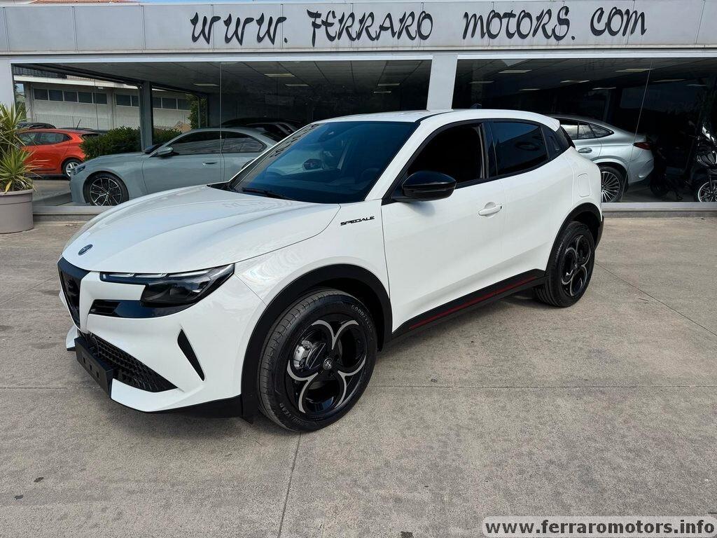 Alfa Romeo Junior 1.2 136 CV Hybrid eDCT6 Speciale a 309 euro al mese