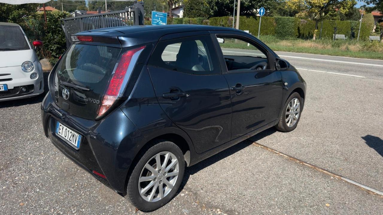 Toyota Aygo 1.0 VVT-i 69 CV 5 porte x-wave