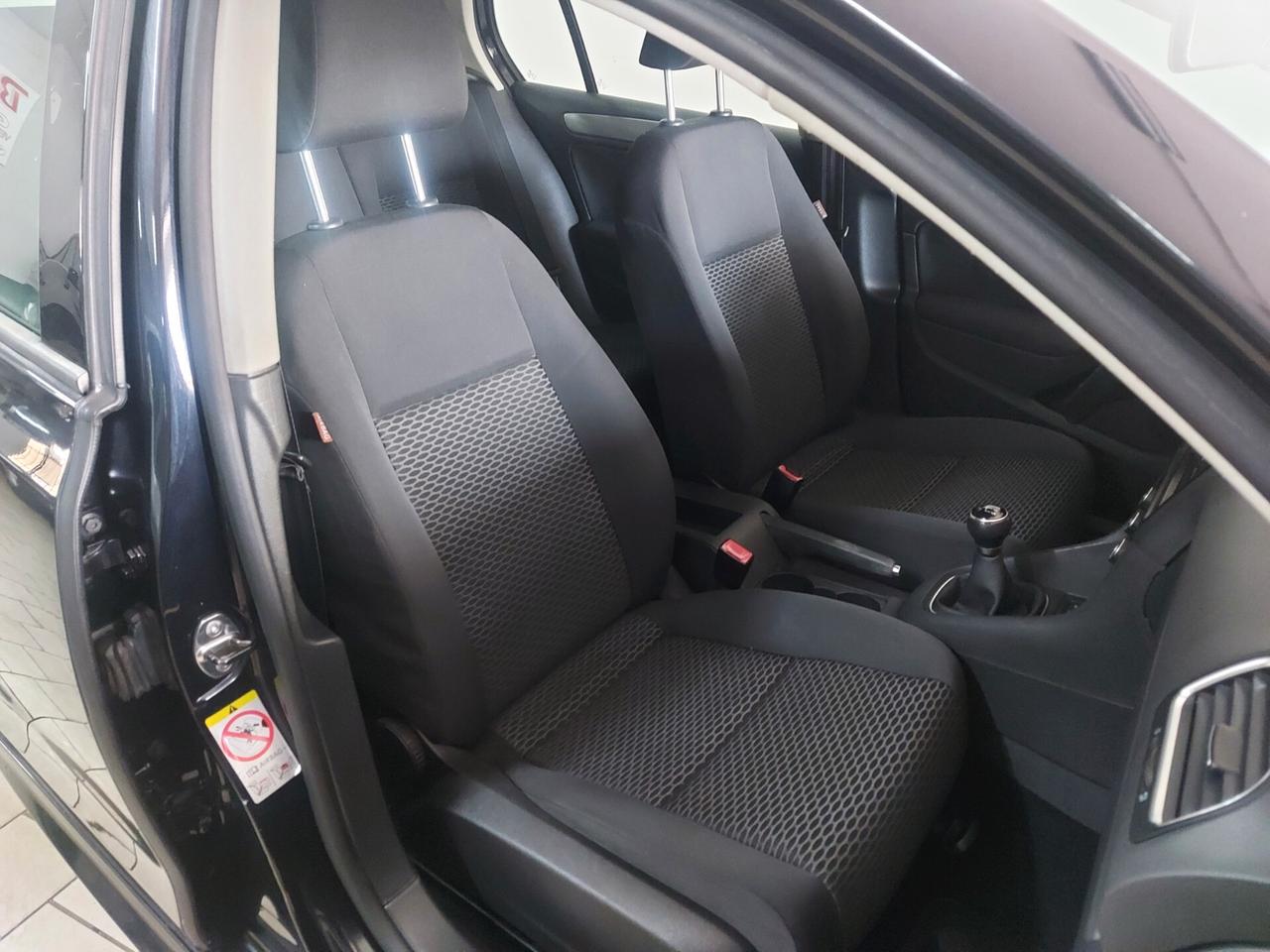 Volkswagen Golf 1.6 TDI Unico prop 2011