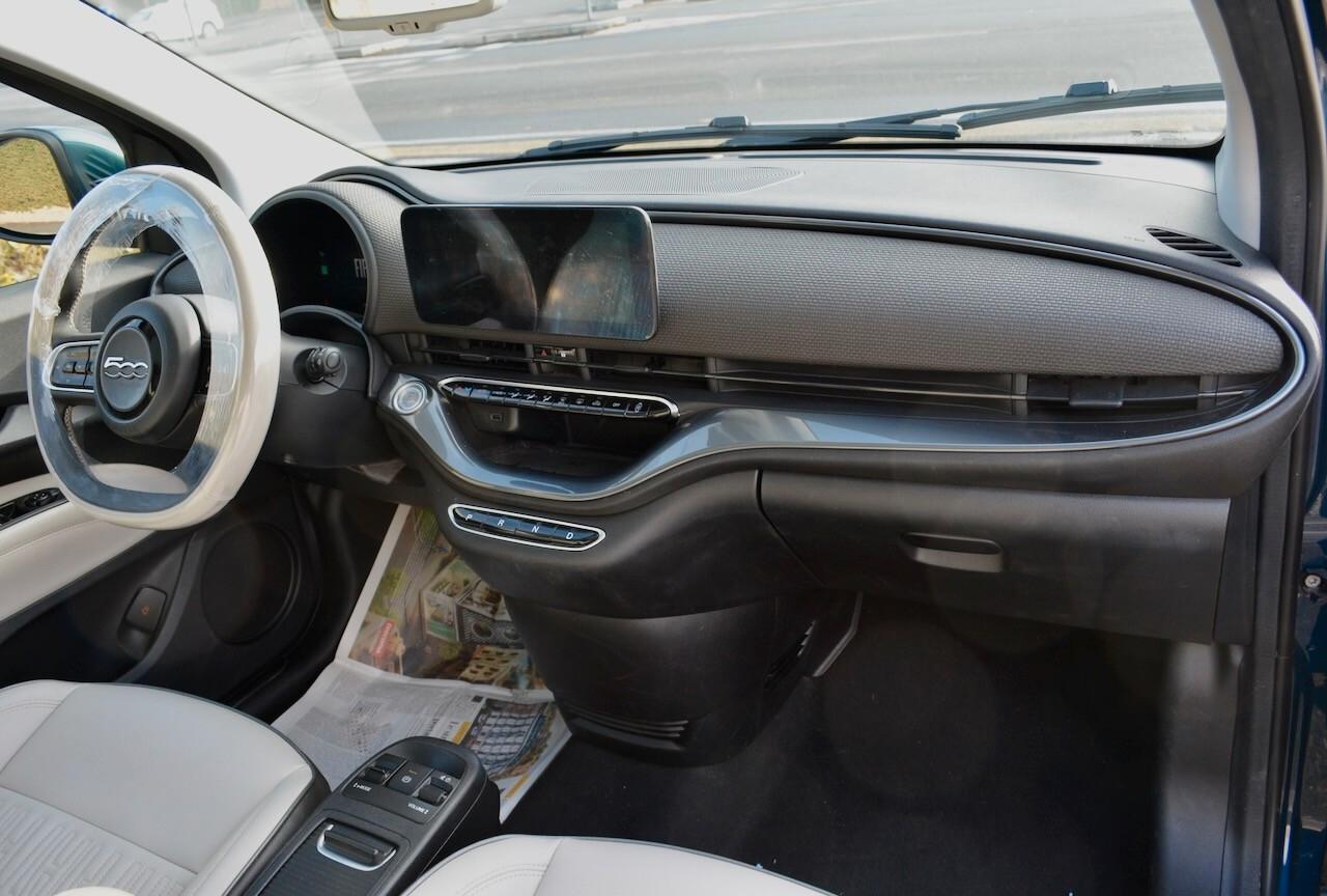 Fiat 500 500e Berlina 42 kWh La Prima