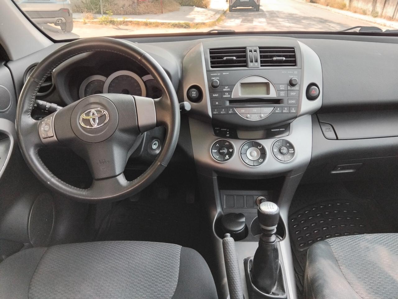 Toyota RAV 4 RAV4 2.2 D-4D 136 CV Luxury