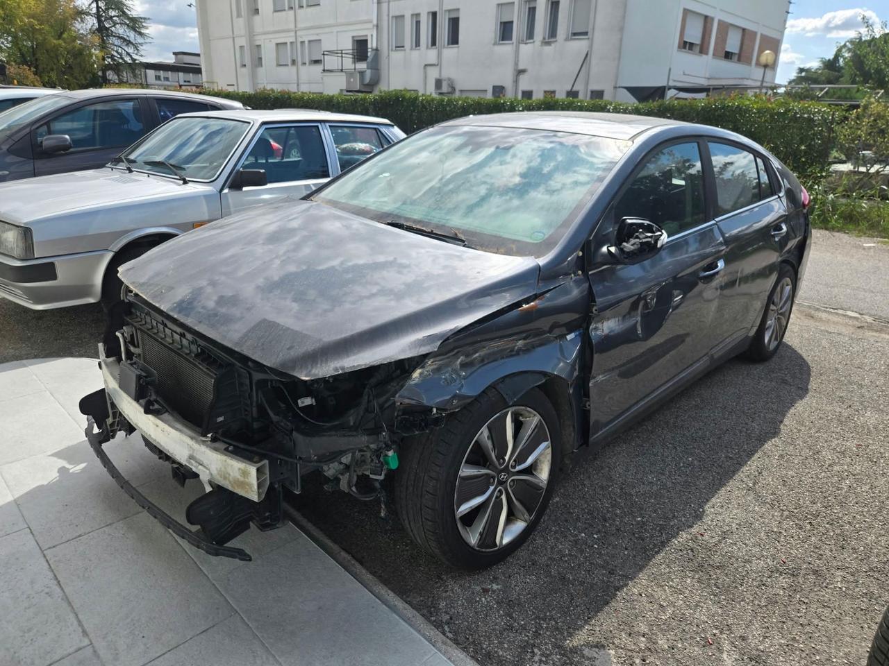 Hyundai Ioniq 1.6 Plug-in Hybrid DCT Style
