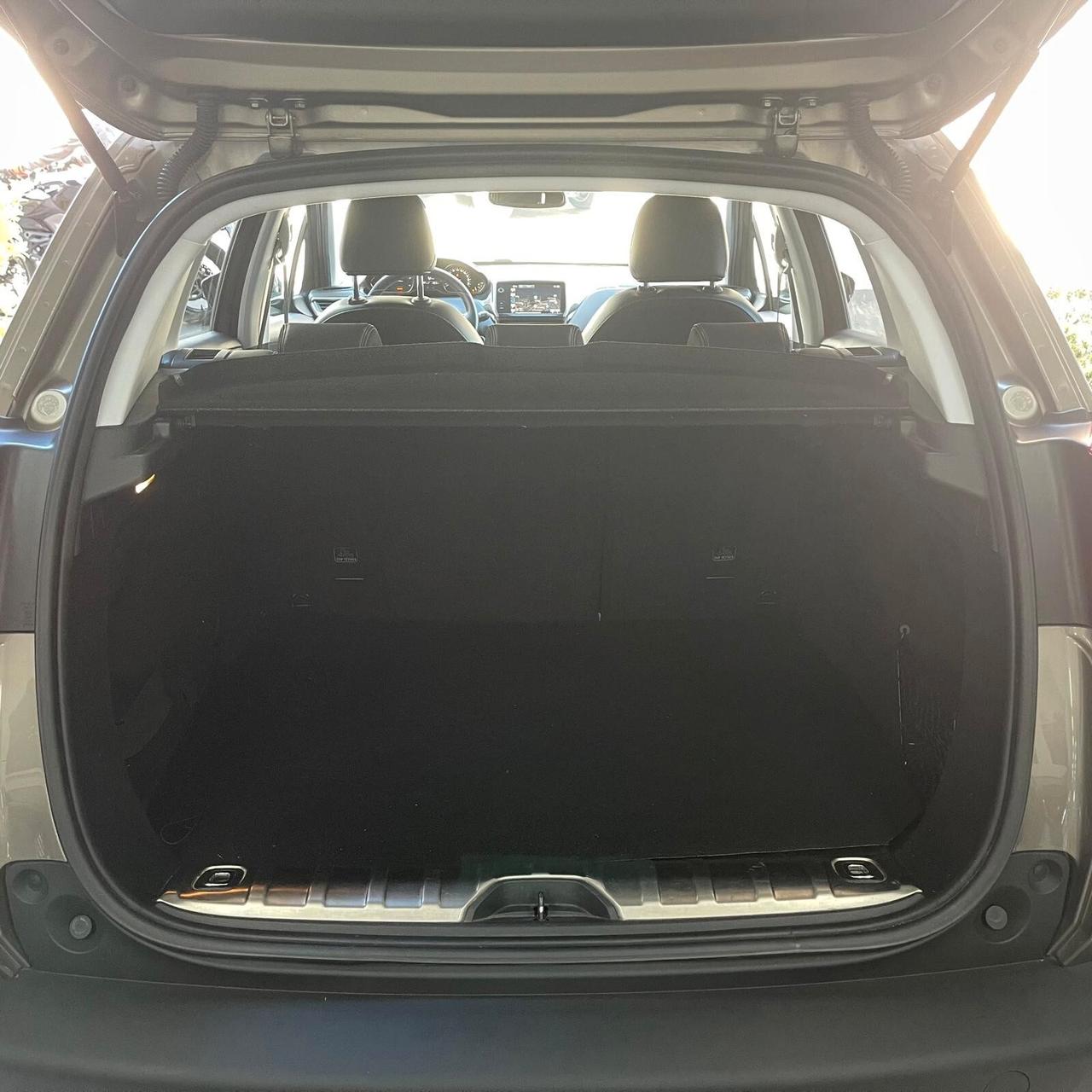 Peugeot 2008 1.6 diesel 100cv Black Matt