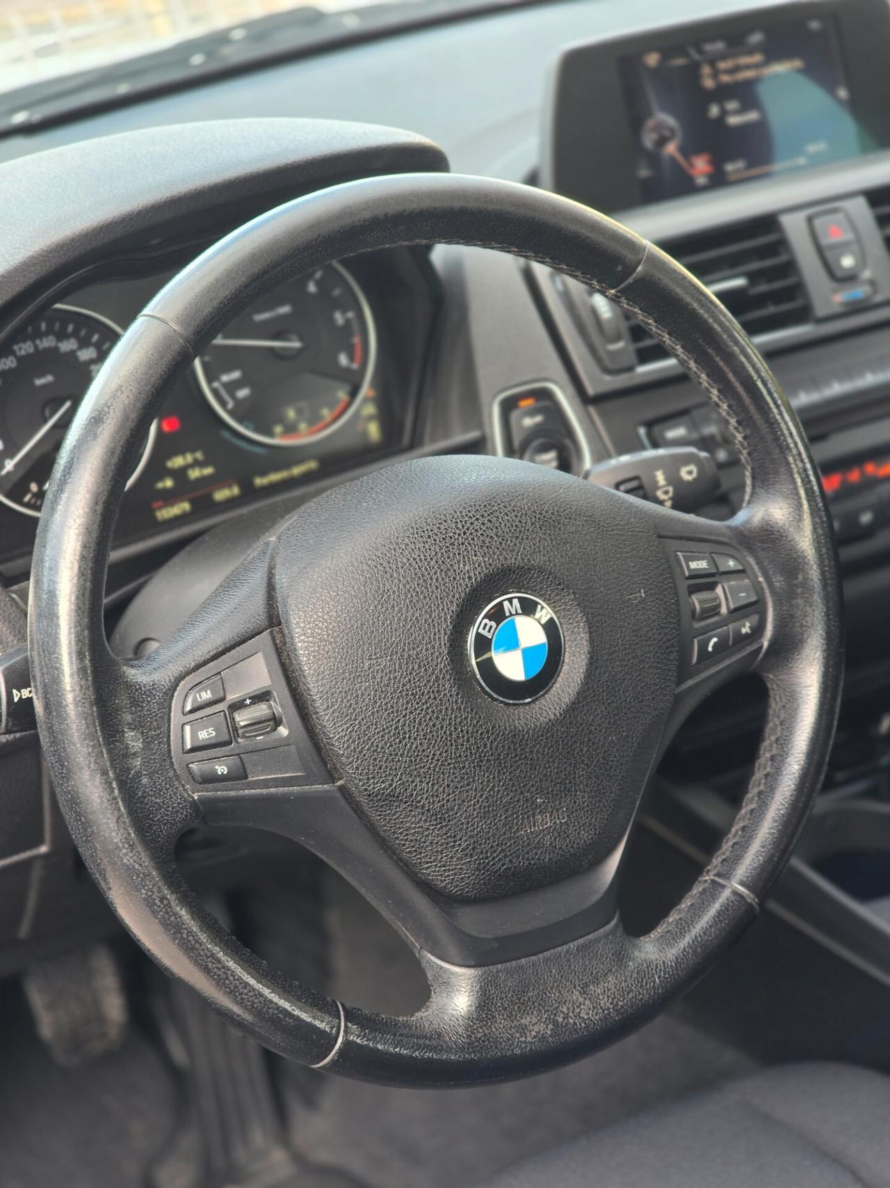 Bmw 118 118d 5p. Unique