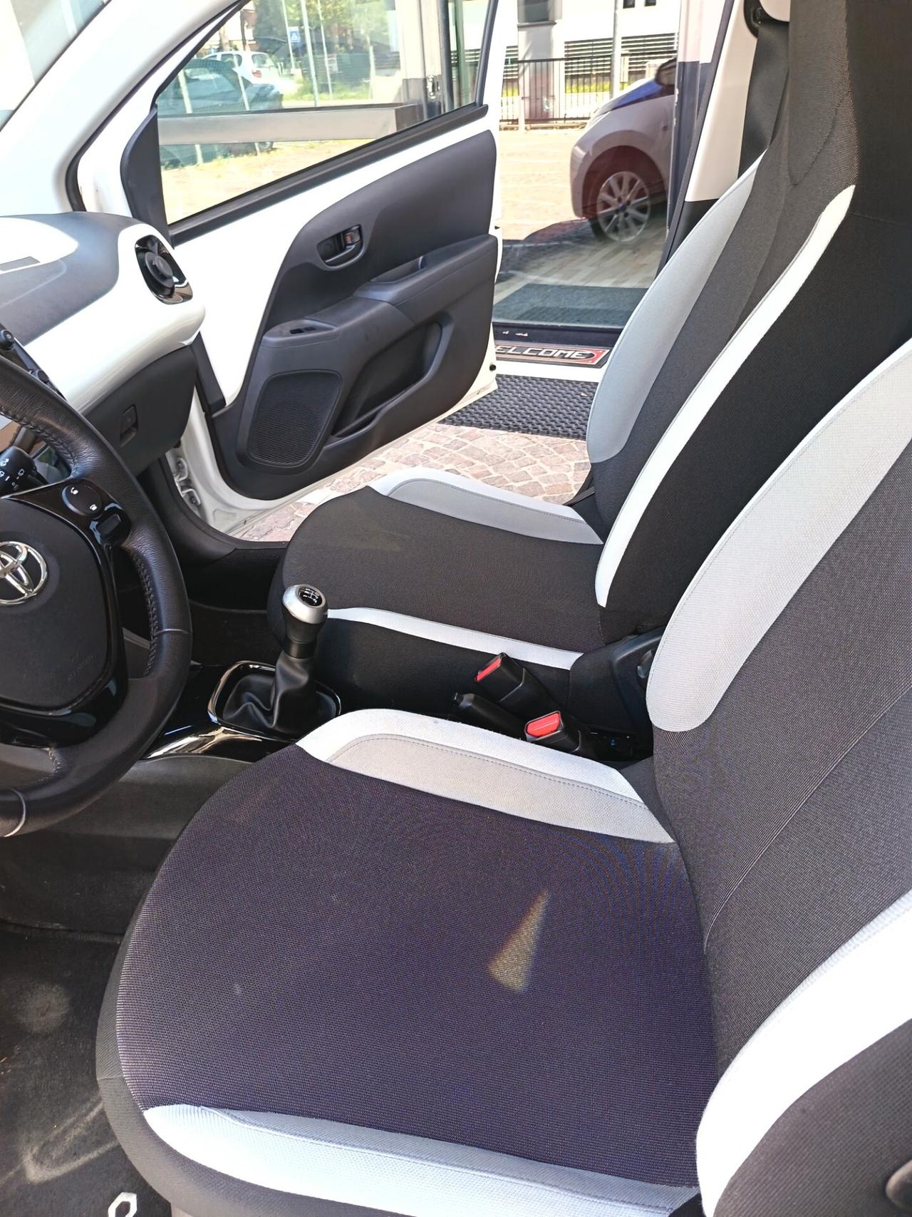 Toyota Aygo 1.0 VVT-i 69 CV 5 porte x-cool