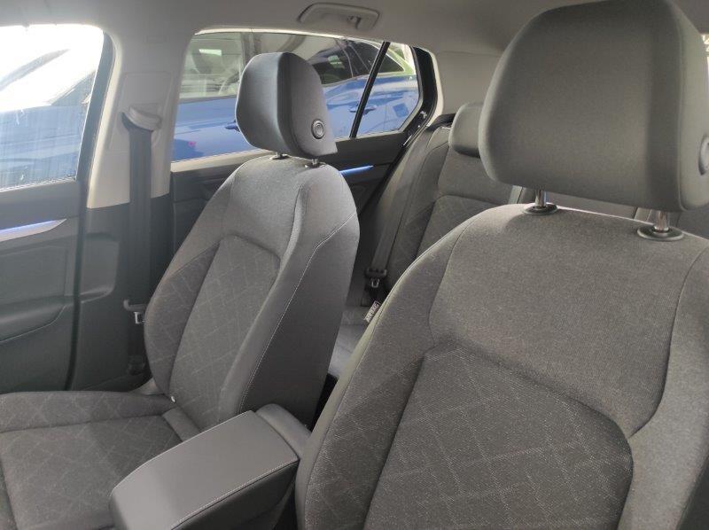 VOLKSWAGEN Golf 8ª serie - Golf 1.0 eTSI EVO DSG Life