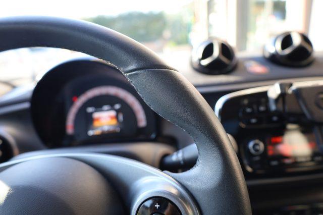 SMART ForFour 70 1.0 twinamic AUTOMATICA Passion PanoramaTEL USB