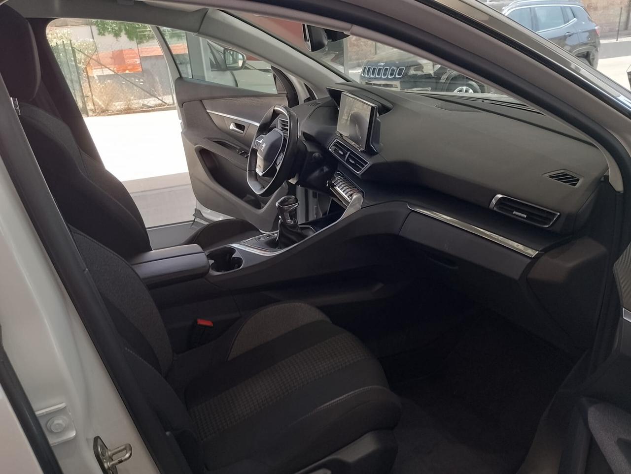 Peugeot 3008 BlueHDi 130 S&S Active