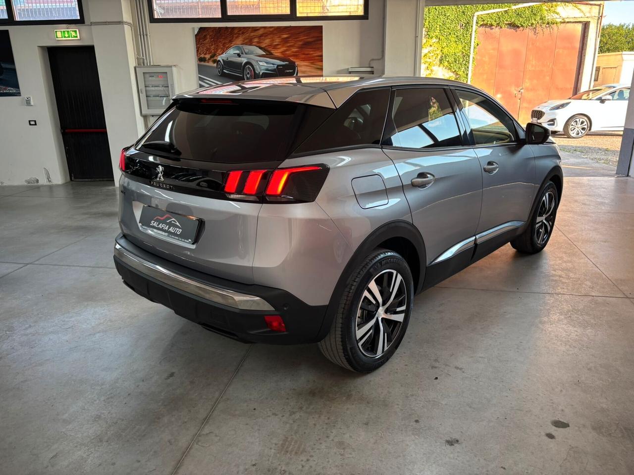 Peugeot 3008 BlueHDi 130 EAT8 Allure
