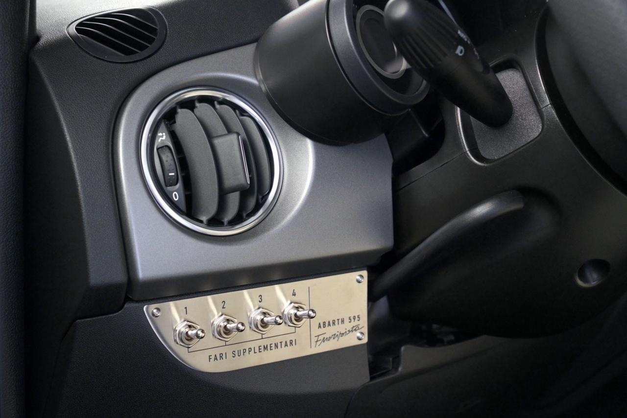 Abarth 595 1.4 Turbo T-Jet 165 CV -UNICA MONDO