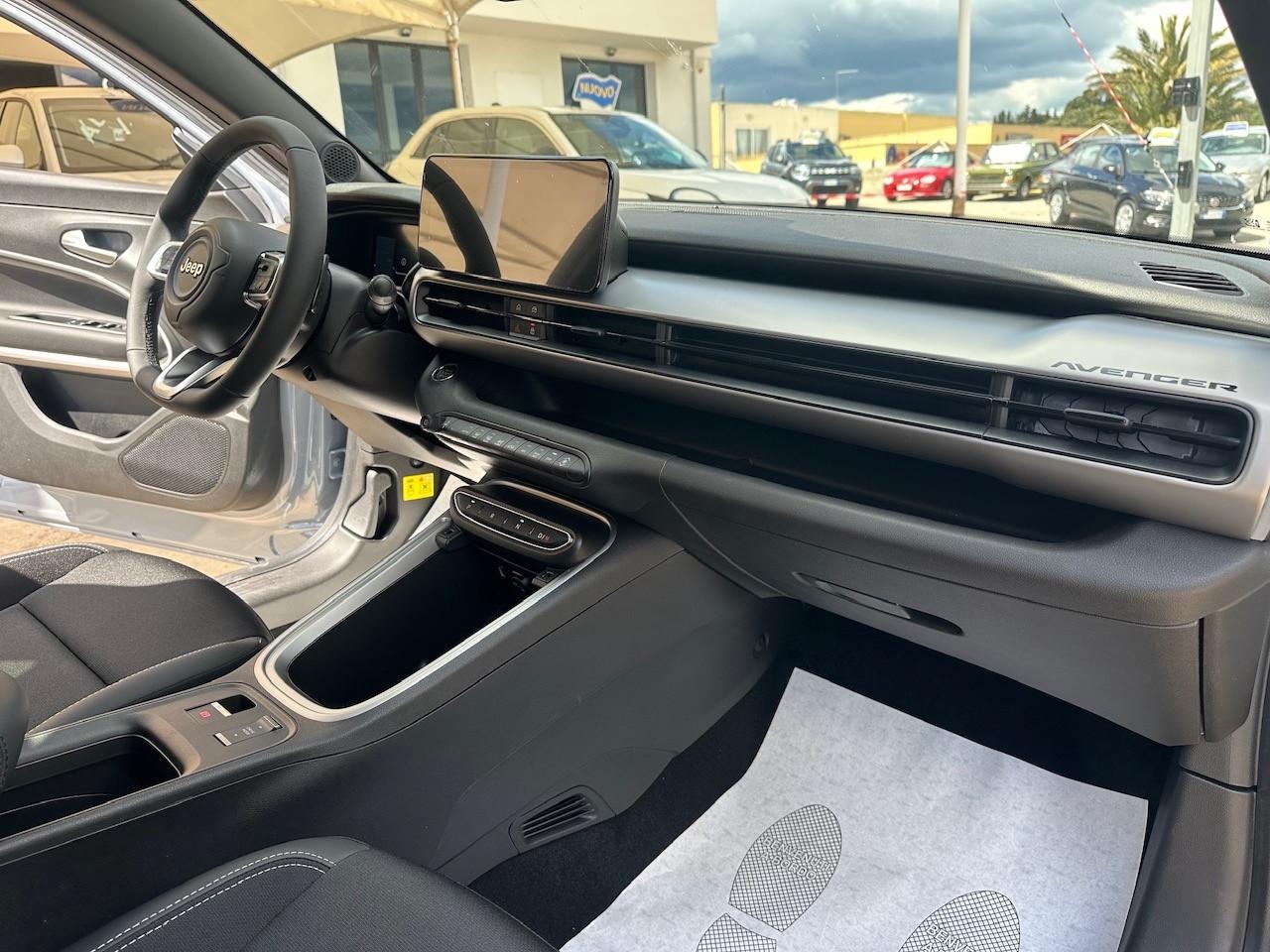 Jeep Avenger 1.2 Turbo 110 CV MHEV Summit