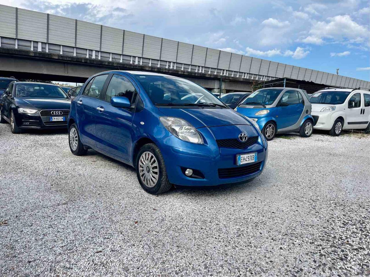 TOYOTA YARIS - 1.0 - PER NEOPATENTATI