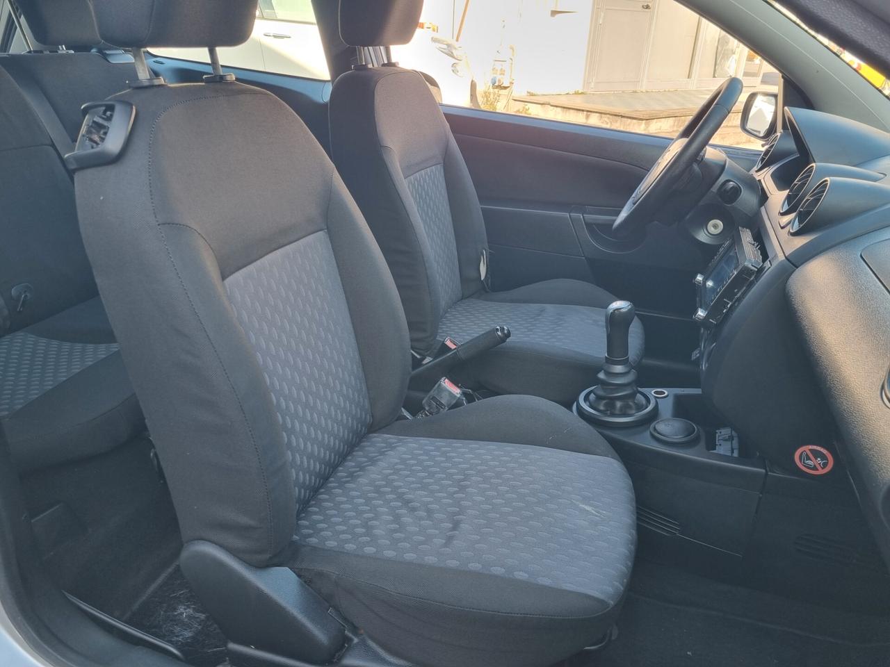 Ford Fiesta 1.4 16V 5p. Ghia