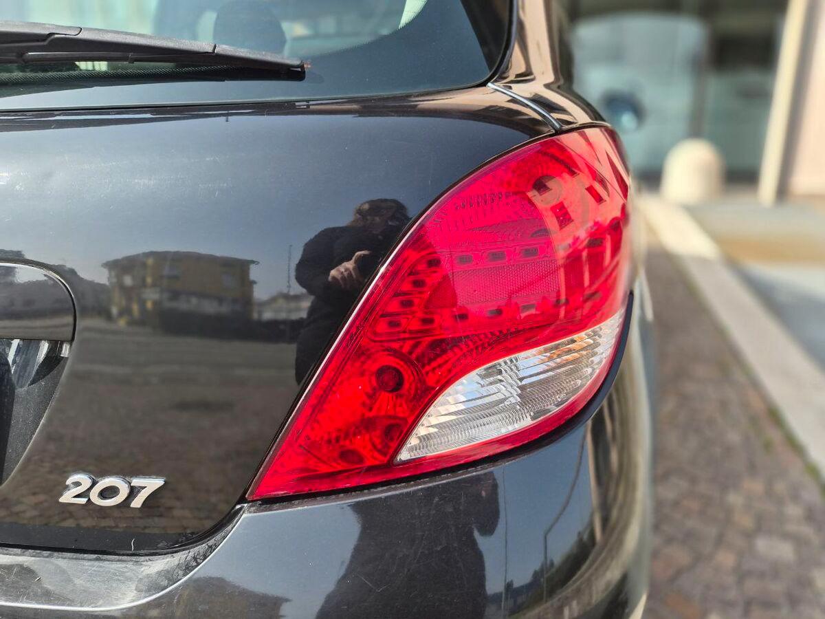 Peugeot 207 1.4 8v Millesim 200 5p