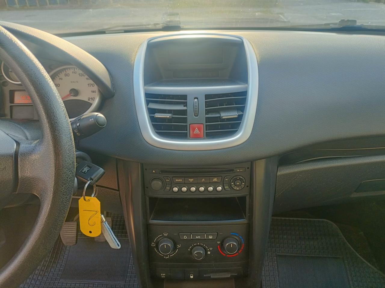 Peugeot 207 1.4 HDi 70CV 5p. X Line OK NEOPATENTATI