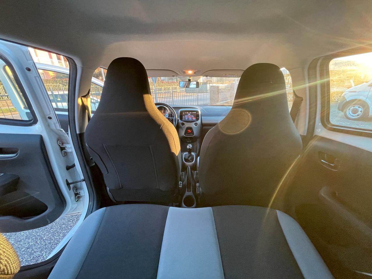 Toyota Aygo 1.0 VVT-i 69 CV 5 porte x-play