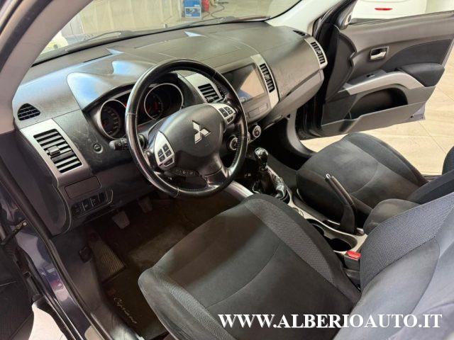 MITSUBISHI Outlander 2.2 DI-D Instyle