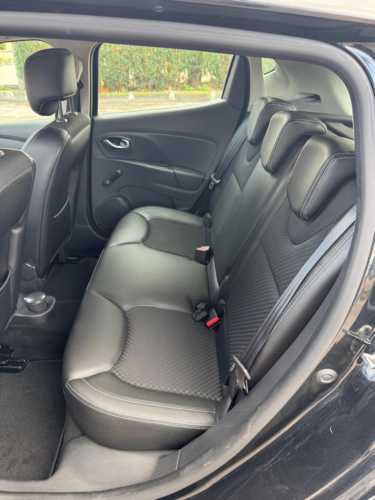 Renault Clio 1.5 dCi FARI FULL LED