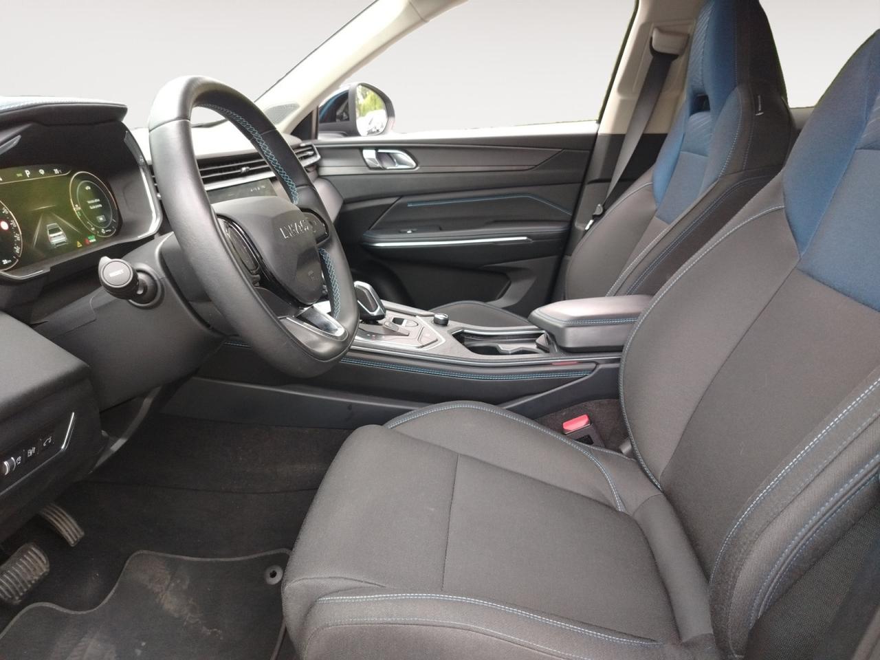 Lynk & Co 01 1.5 td phev auto