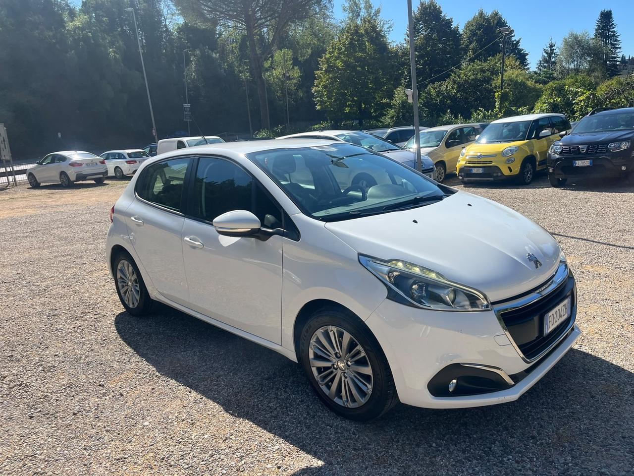 Peugeot 208 PureTech 82 5p. Allure