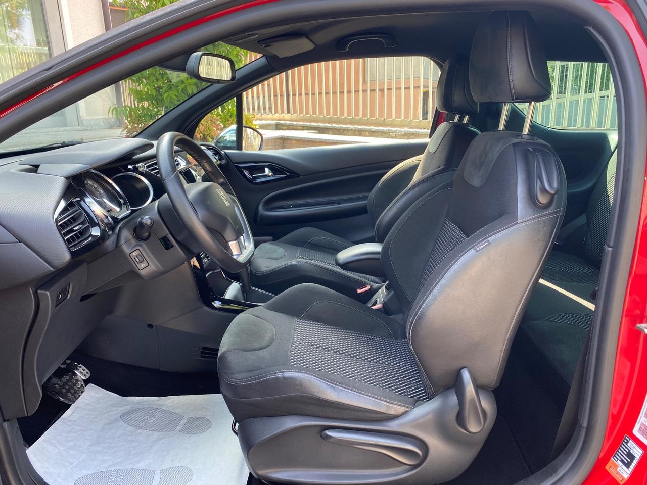 Ds DS3 DS 3 1.6 VTi 120 aut. Just Black GPL!