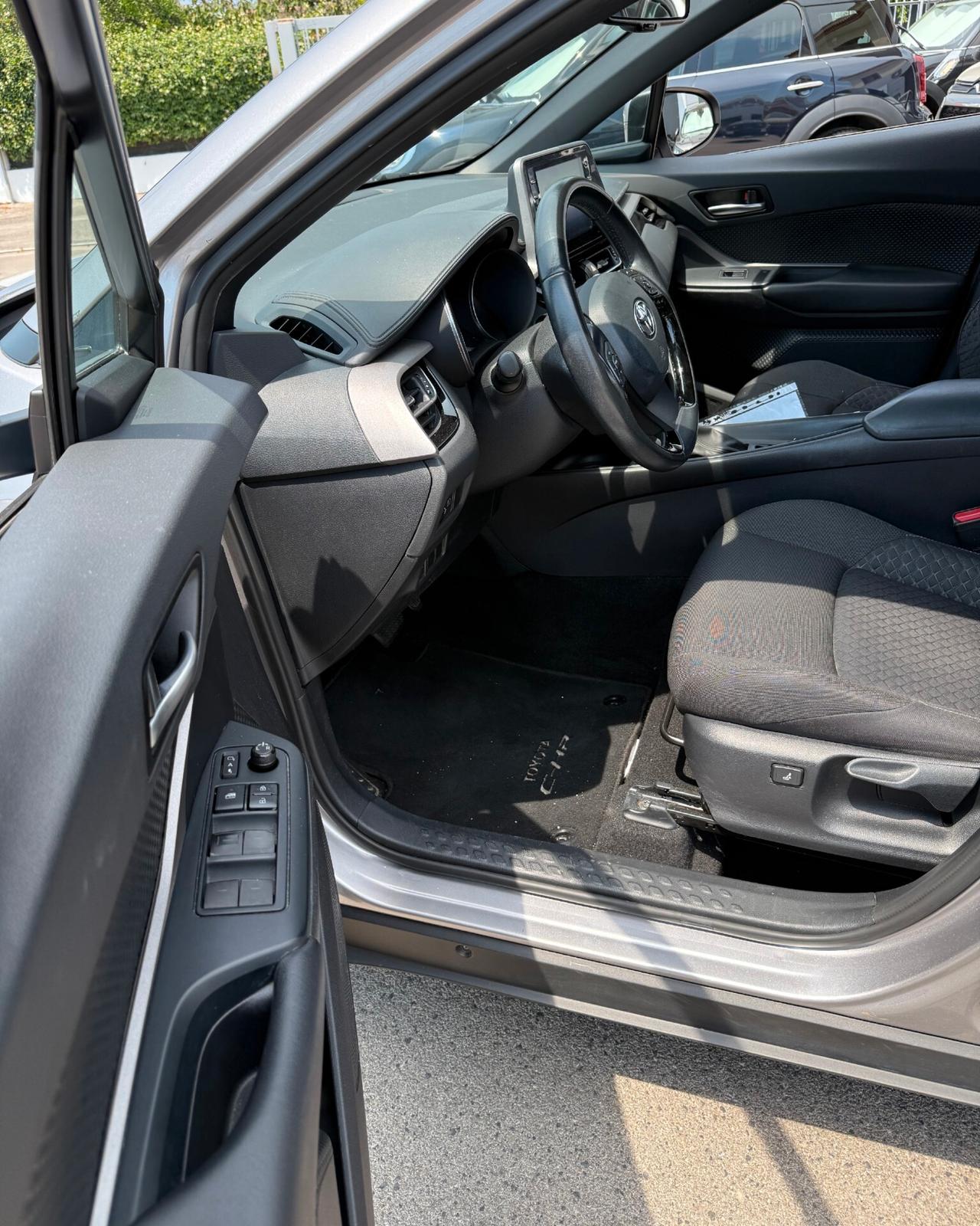 Toyota C-HR 1.8 Hybrid E-CVT Trend